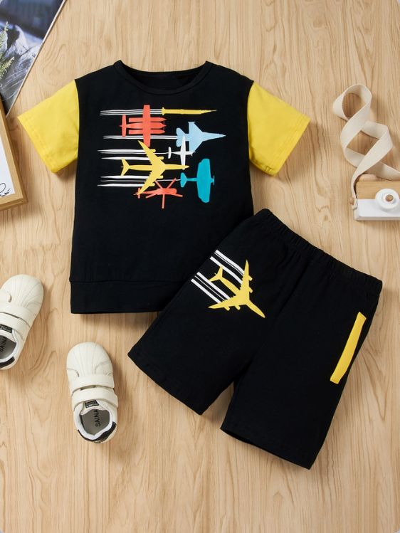 Short Sleeve Round Neck Graphic T-Shirt and Shorts Set - Absolute fashion 2020